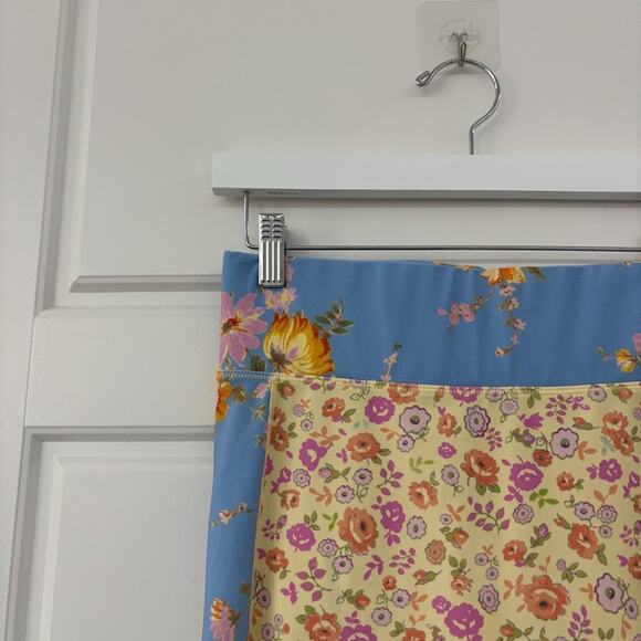 LoveShackFancy x Bandier Carnation Kisses Leggings - Picture 8 of 8